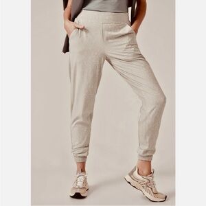 EUC Athleta size 22 Brooklyn textured jogger in cream